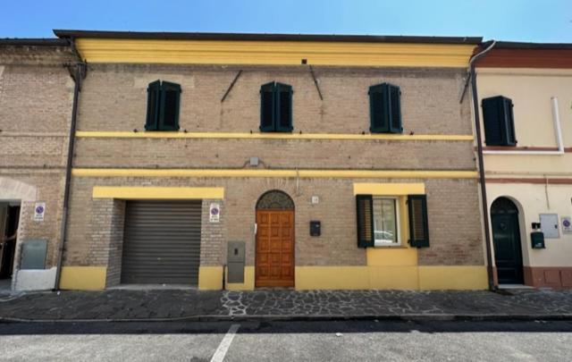 Affittacamere Il Cortile Chiaravalle Marche Kültér fotó