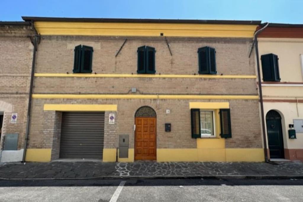 Affittacamere Il Cortile Chiaravalle Marche Kültér fotó