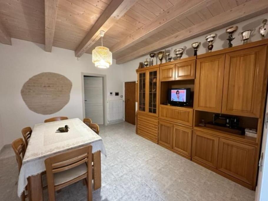 Affittacamere Il Cortile Chiaravalle Marche Kültér fotó