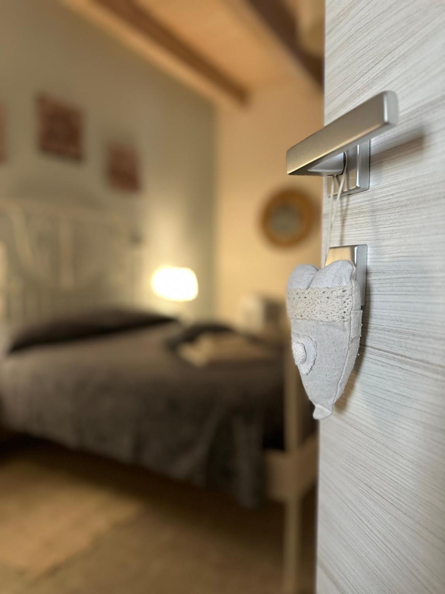 Affittacamere Il Cortile Chiaravalle Marche Kültér fotó