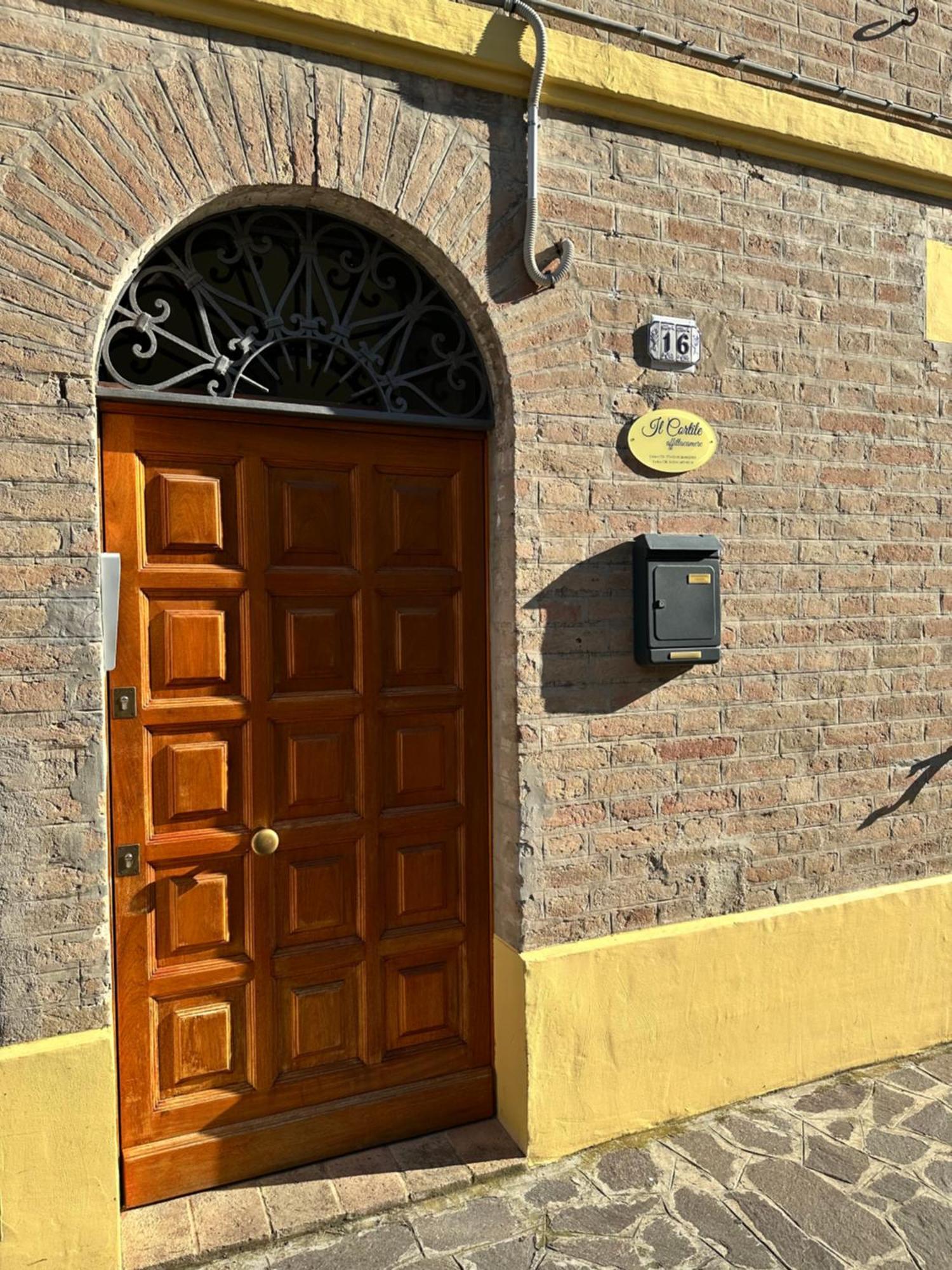 Affittacamere Il Cortile Chiaravalle Marche Kültér fotó